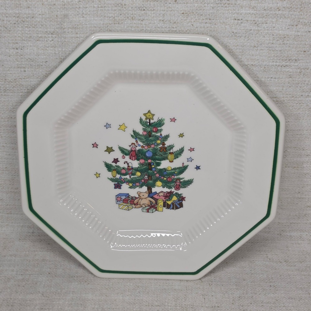 Nikko Christmastime Octagonal Salad Plate 8.25" Christmas Tree Green Trim Japan